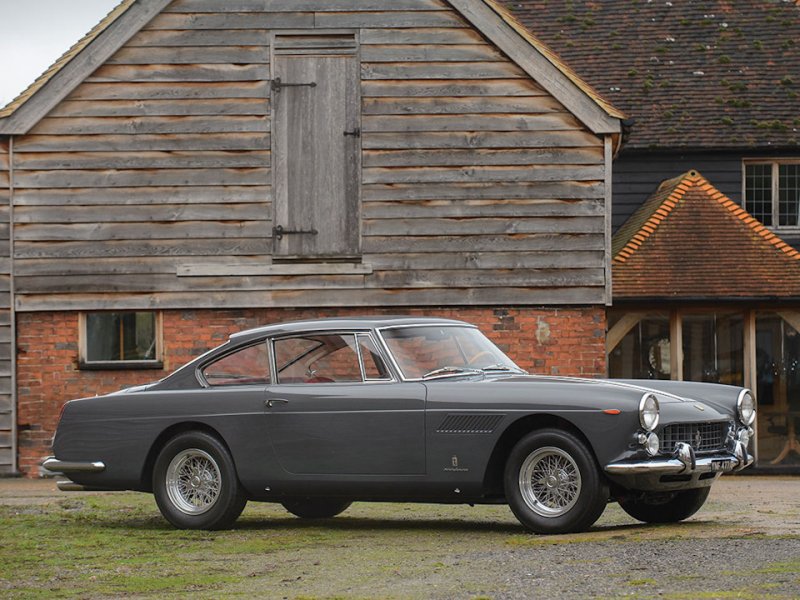 Профессионально отреставрированная в конкурсное состояние Ferrari 250 GTE 2+2 Series III by Pininfarina выпуска 1963 года была продана за 470 000 евро.