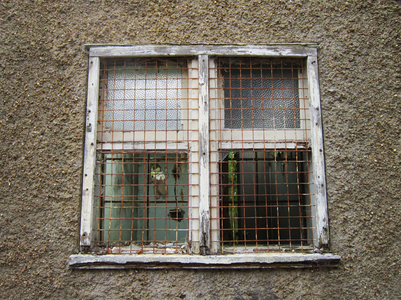 Окна и двери, которые многое повидали
