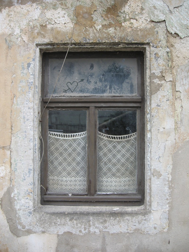 Окна и двери, которые многое повидали