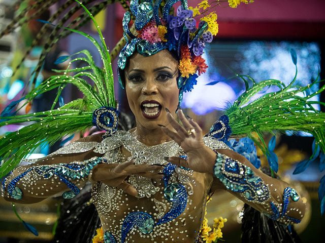 Life in rio nueki. Шоу балет бразильский карнавал. Карнавал Rio Angels. Энджел Рио. Life in Rio.