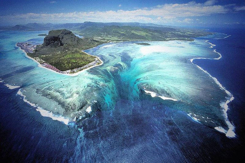 14. Подводный водопад, остров Маврикий 