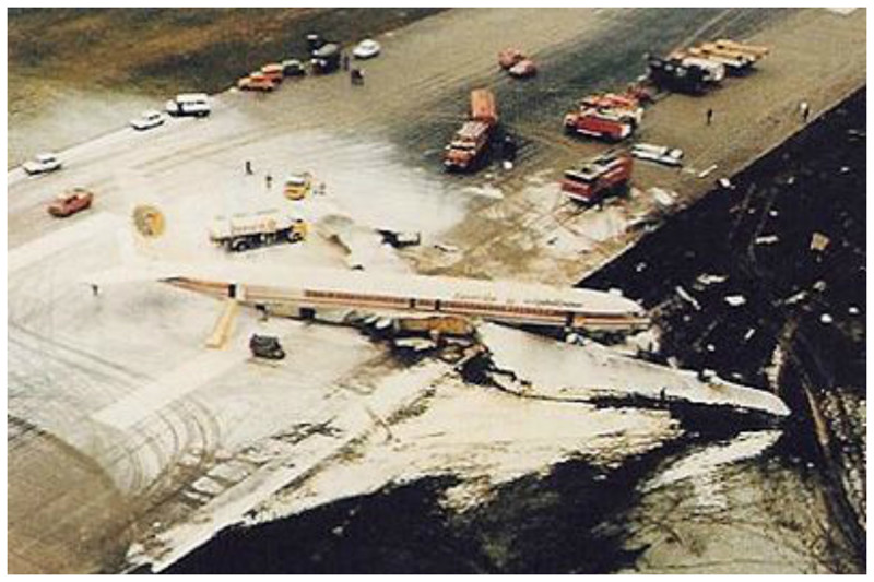  1995 год - American Airlines Flight 1572 McDouglas McDonnell MD-83