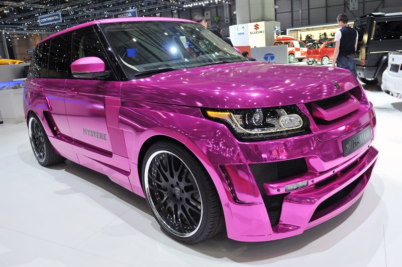 Этот розовый Range Rover принадлежит британской певице и модели — Кэти Прайс.