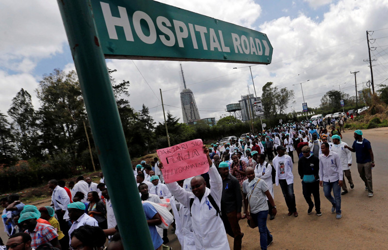 Обнищавшие врачи забастовали. В Кении