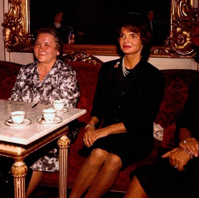 Нина Хрущёва и Жаклин Кеннеди, Вена, Австрия, июнь 1961 года. 