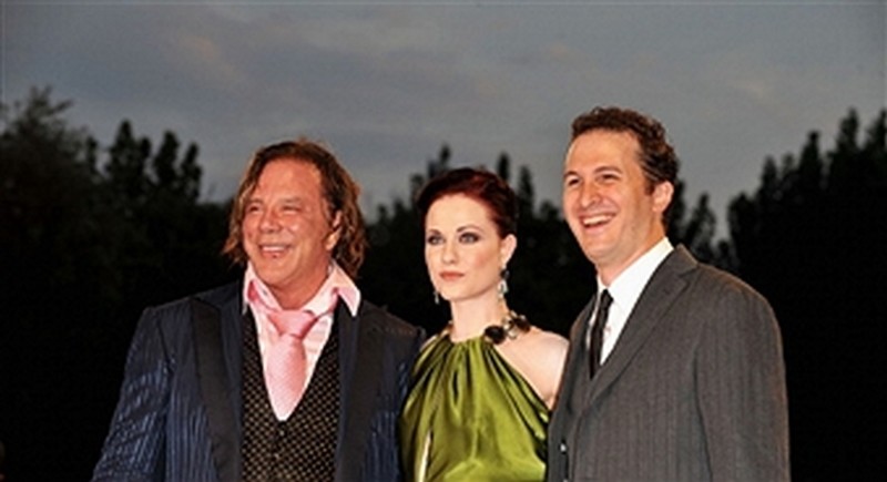 23. Актеры Микки Рурк , Эван Рейчел Вуд и режиссер Даррен Аронофски на премьере -Рестлер-  на 65-м Венецианском кинофестивале 5 сентября 2008 года в Венеции, Италия.