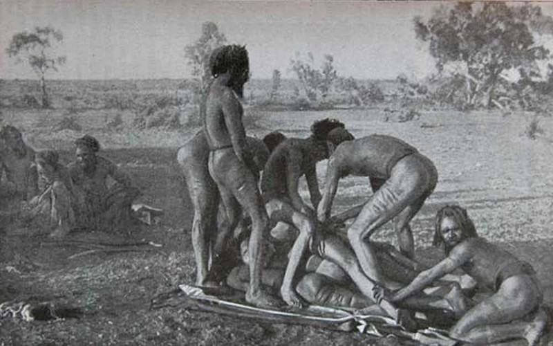 7. Племя Мардуджара, Австралия - обрезание 