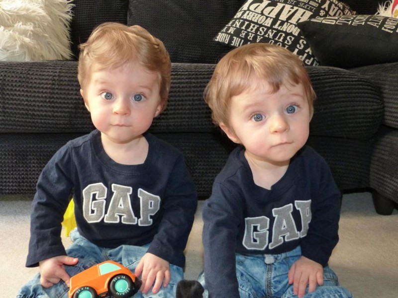 Родители думали, что неродившиеся близнецы машут им с экрана. Но правда была куда страшнее…