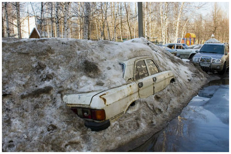 Подснежники - это автомобили, оставленные хозяевами под снегом и оттаивающие по весне.