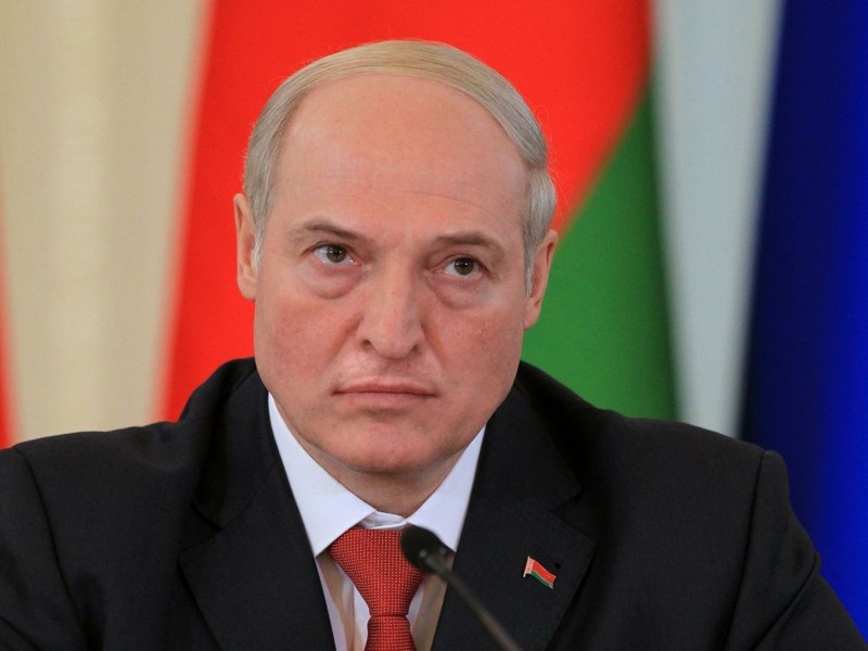 Как выглядит Александр Лукашенко без усов
