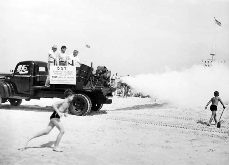 Инсектицидные туманообразующие машины, 1945 год 