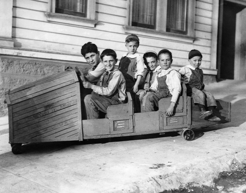 Деревянная гоночная машина на шестерых, 1940-е
