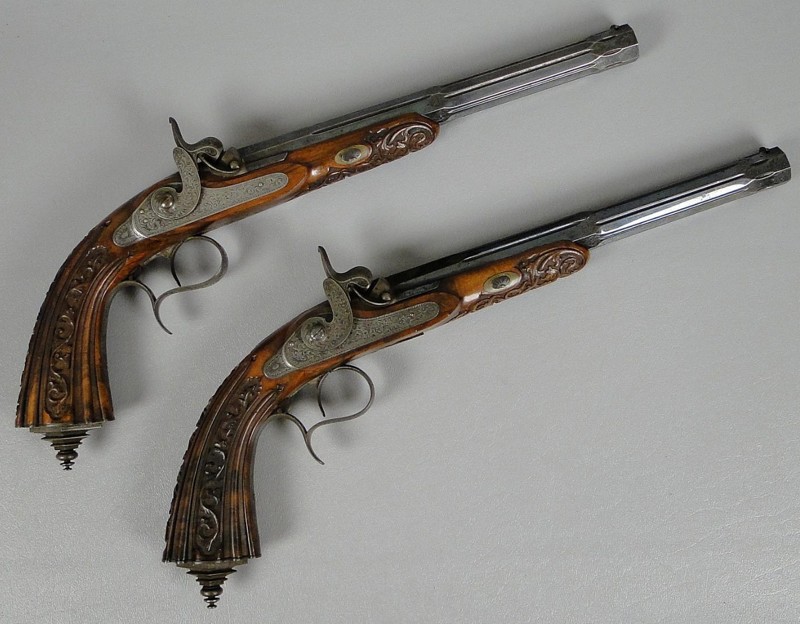 Дуэльная пара бельгийских капсюльных пистолетов с набором аксессуаров