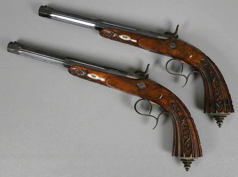 Дуэльная пара бельгийских капсюльных пистолетов с набором аксессуаров