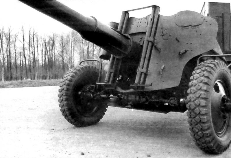 Механический привод ведущих колес активной 85-мм пушки СД-44 (из архива НИИЦ АТ)