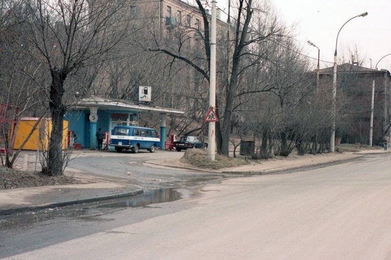 Фото 1988 г. Бензозаправка на Рочдельской улице. Там и сейчас АЗС.