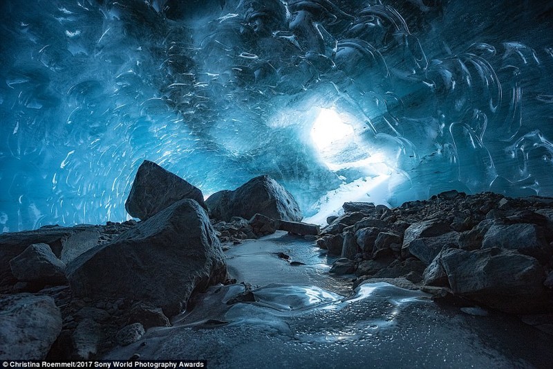 Ледяная пещера. Фотограф - Кристина Роэммелт