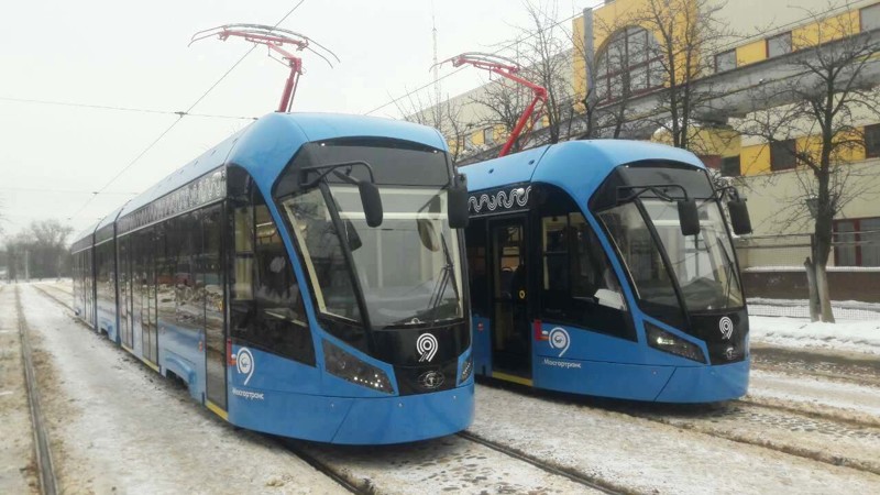 В Москве вышли на "17 маршрут" новые трамваи "Витязь-М"