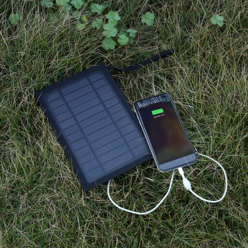 <p><a href="https://ru.aliexpress.com/item/Portable-6W-5V-1A-180-360mm-Solar-Folding-Bag-Solar-Charger-For-Outdoor-Camping-Hiking-Travelling/32784623079.html">Портативное зарядное устройство на солнечной батарее</a></p>