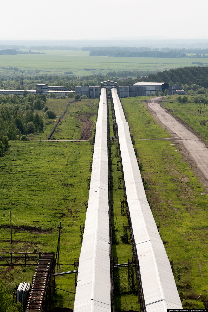 33. Длина магистрального конвейера от разреза до ГРЭС составляет 15 км.
