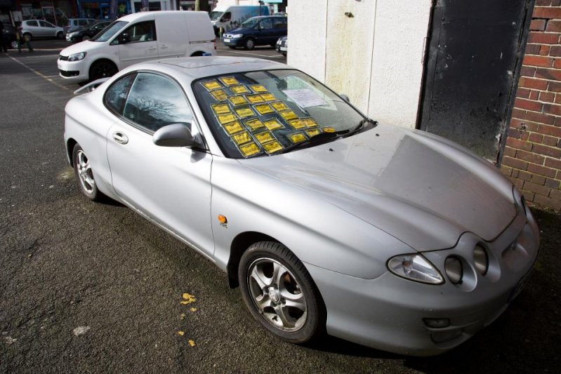 Британец получил штраф за парковку в 17 раз больше стоимости его машины