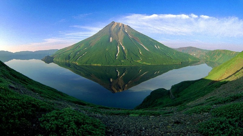 Вулкан Креницына Сахалинская область, остров Онекотан