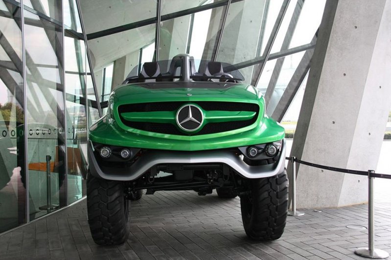Самые необычные амплуа немецкой "Шишиги" - Mercedes Unimog