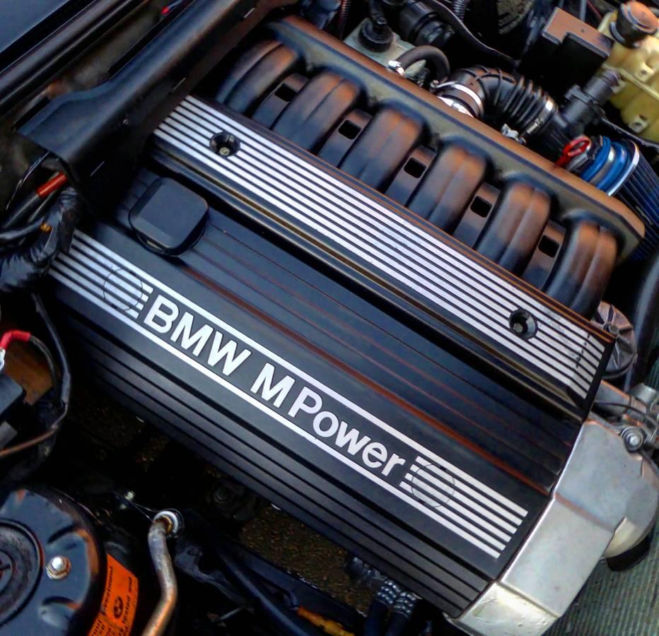 Bmw объем. BMW e30 мотор. BMW m3 e36 мотор. BMW e36 m3 engine. БМВ е30 двигатель.