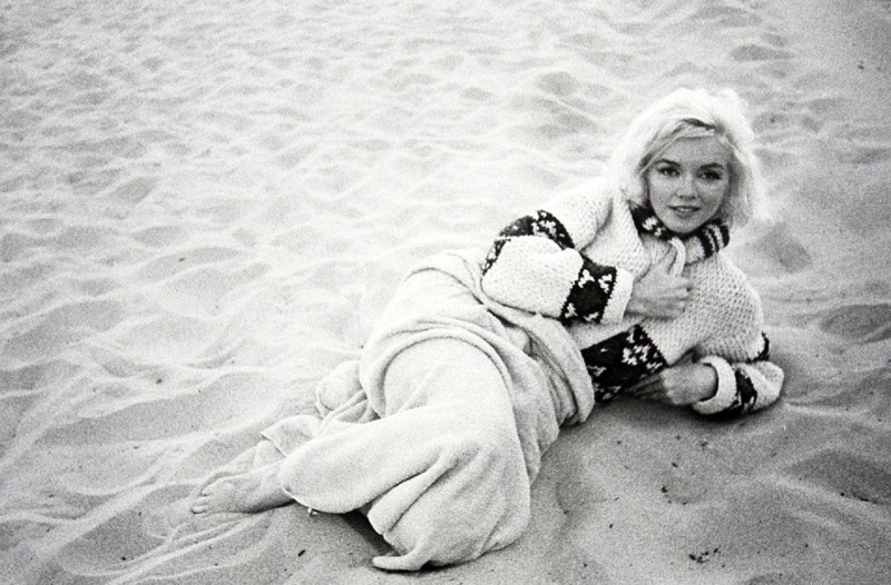 Снимок с последней фотосессии Мэрилин на пляже в Санта-Монике 