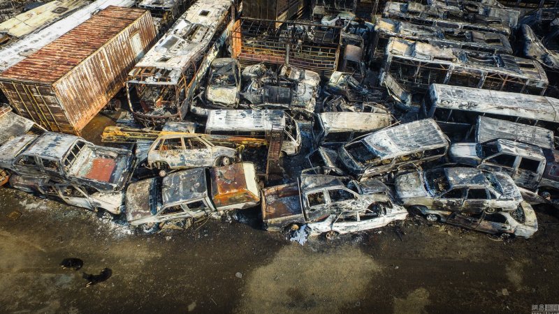 В Китае пожар уничтожил 6000 автомобилей