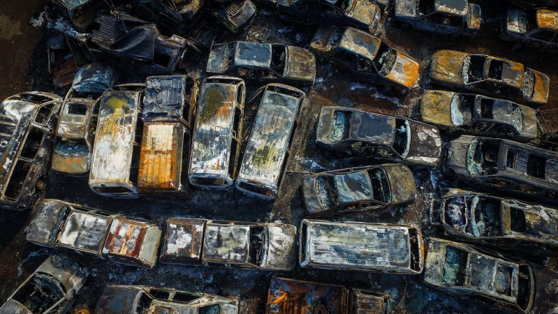 В Китае пожар уничтожил 6000 автомобилей