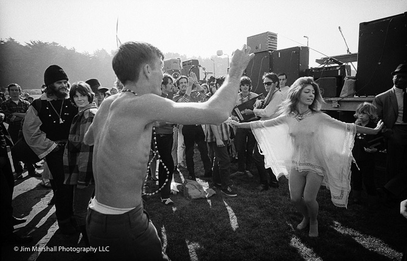 Танцы на фестивале Human Be-In в парке Голден Гейт, 14 января 1967 г. 