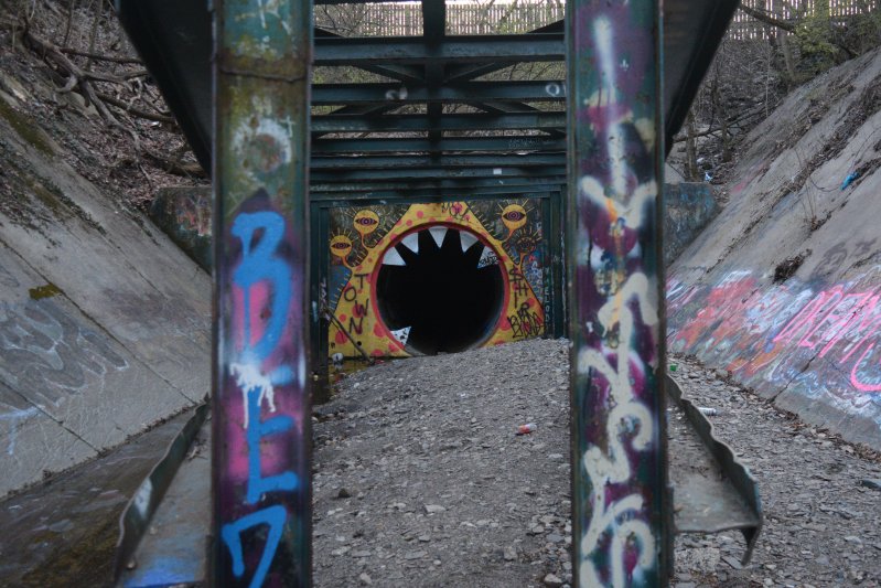 Пугающий тоннель 