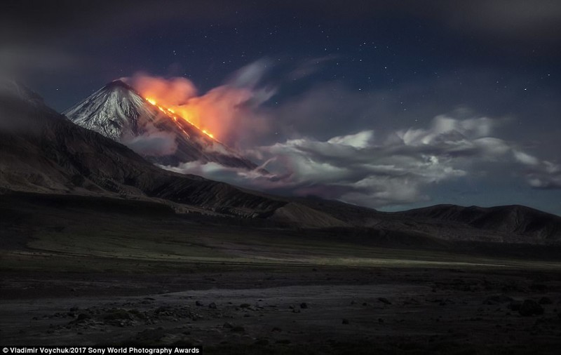 Огненное дыхание Земли. Извержение вулкана Ключевская сопка, фотограф Владимир Войчук