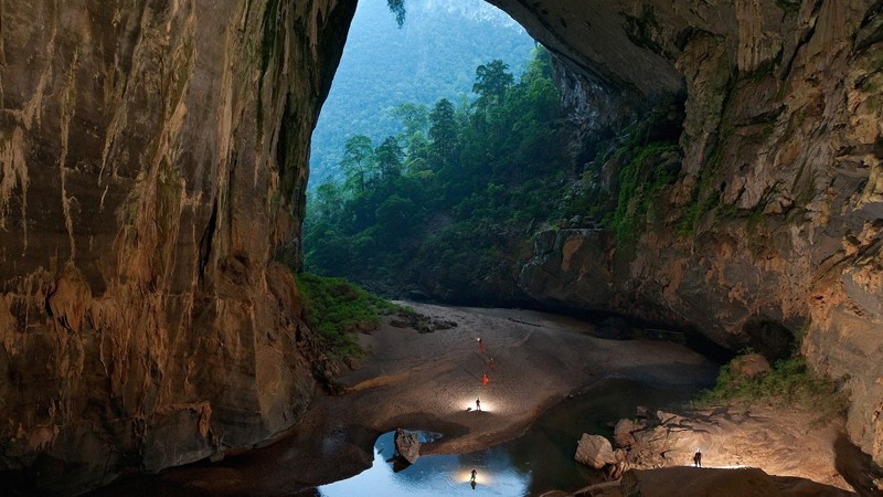 12. Пещера Ханг Сон Донг во Вьетнамских джунглях