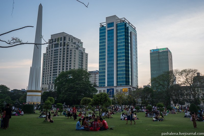 Янгон: бриллиант Британской империи и эталон веротерпимости