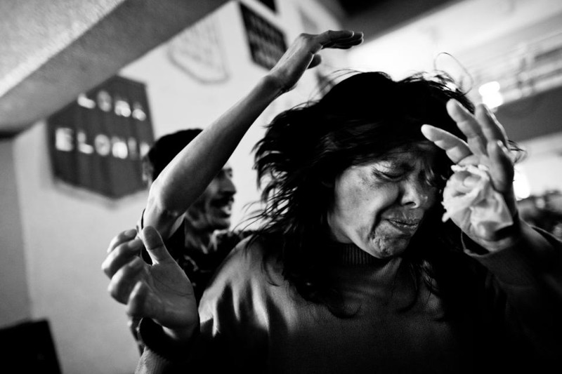 Изгнание демонов: Безжалостный экзорцизм в невероятных фотографиях, сделанных в Мексике
