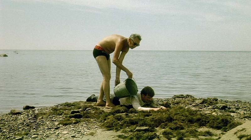 Леонид Гайдай и Андрей Миронов На съёмках фильма «Бриллиантовая рука». 1969