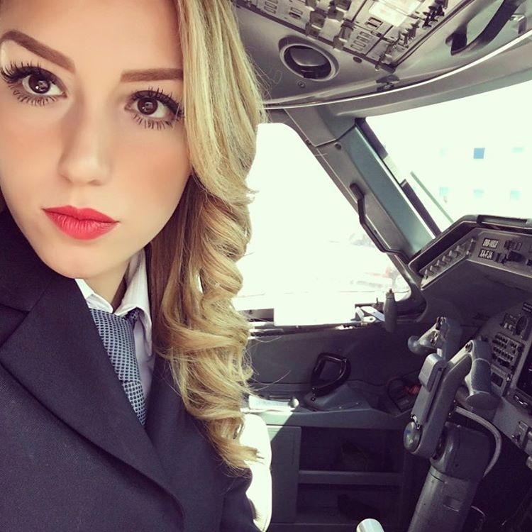 5 женщин-пилотов, покоривших небо и Instagram*