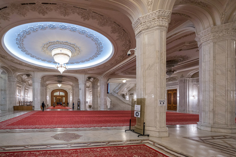 Дворец диктатора Чаушеску - гигант в Бухаресте