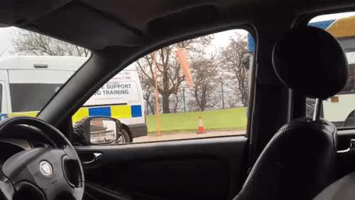 "До метро не подбросишь?"