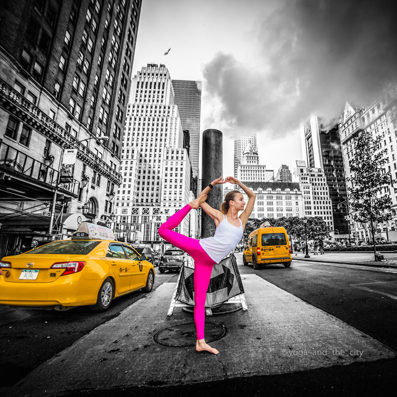 Йога в городе: в новом фотопроекте перемешали хаос с медитацией