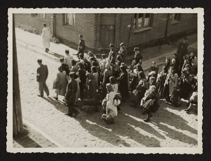1944. Массовая депортация в лагерь