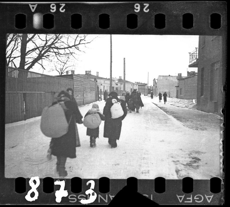 1940 - 1944. Зима. Депортация в лагерь