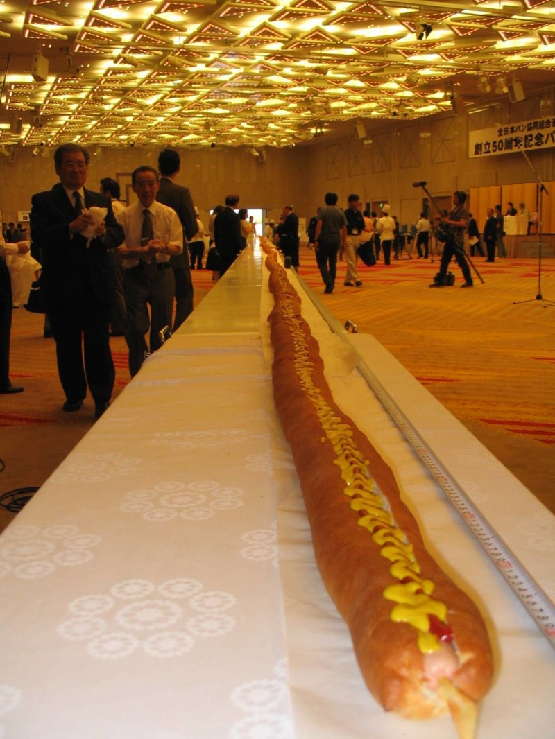 Самый длинный хот дог в мире