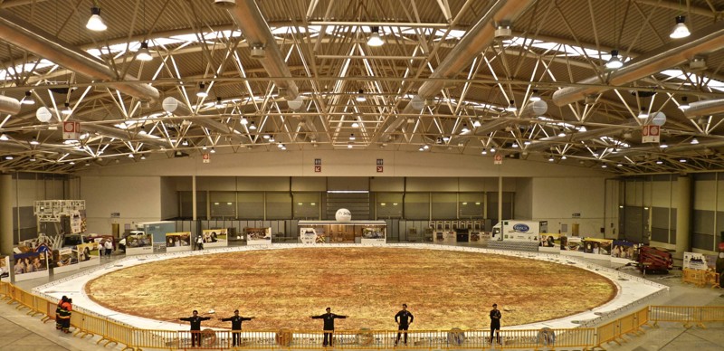 Самая огромная пицца в мире 