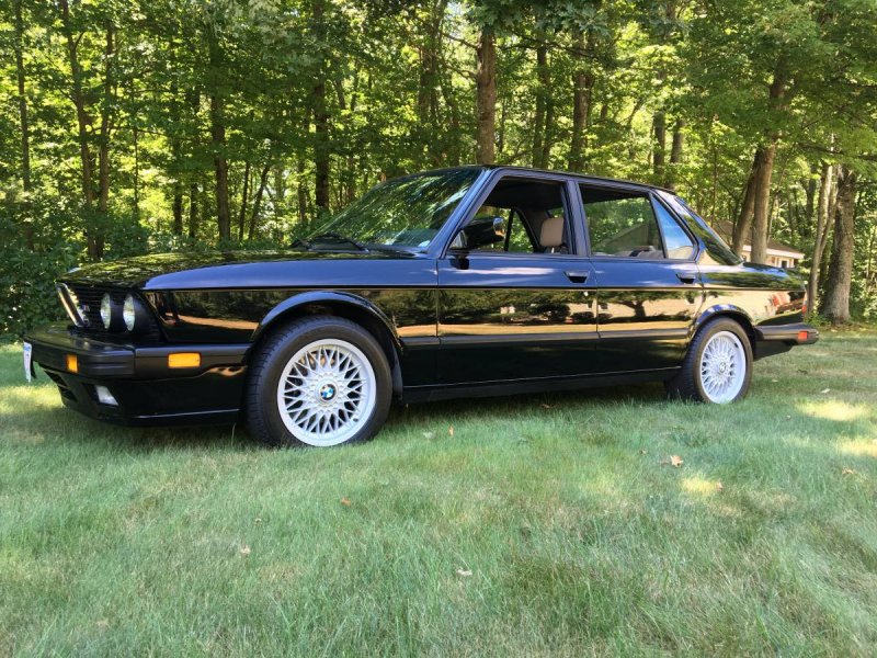 В США выставили на продажу самый редкий BMW М5