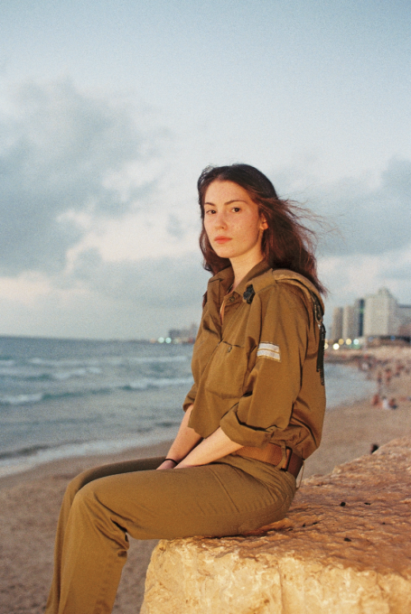 Чем заняты израильские девушки-военные в перерывах от службы