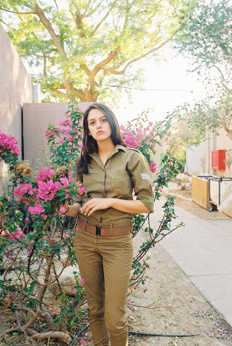 Чем заняты израильские девушки-военные в перерывах от службы