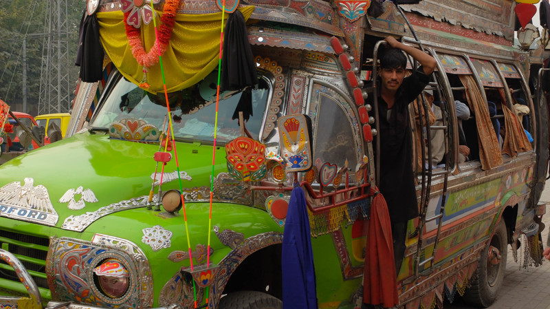 "Хочу домой" - безбашенный сериал о путешествии в Пакистан и Иран